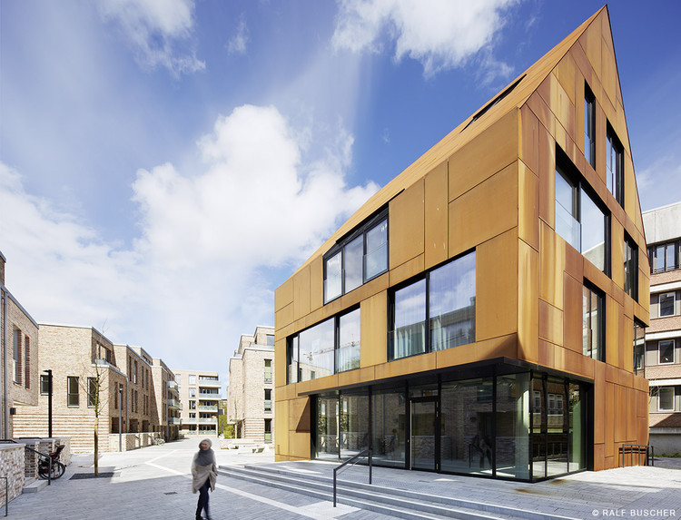 德国基尔市中心的“钢之屋”-2