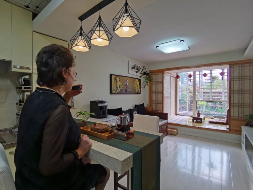 独居匠心,她把仅有10多㎡的小露台打造成成上海十佳“美丽阳台”之一!-31