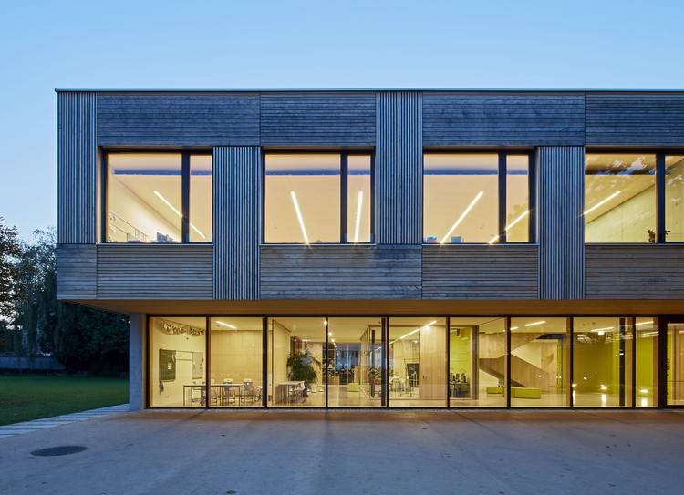 埃德拉赫小学 | 木构集群教育的典范-2