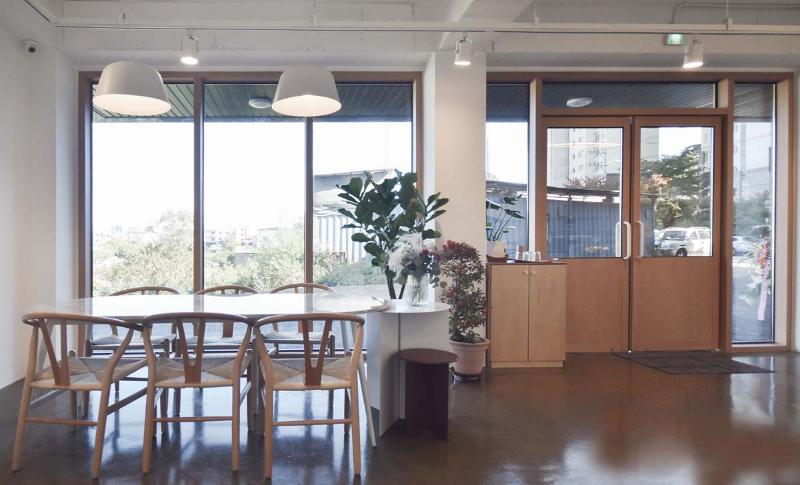 极简黑白风，打造温馨咖啡馆-9