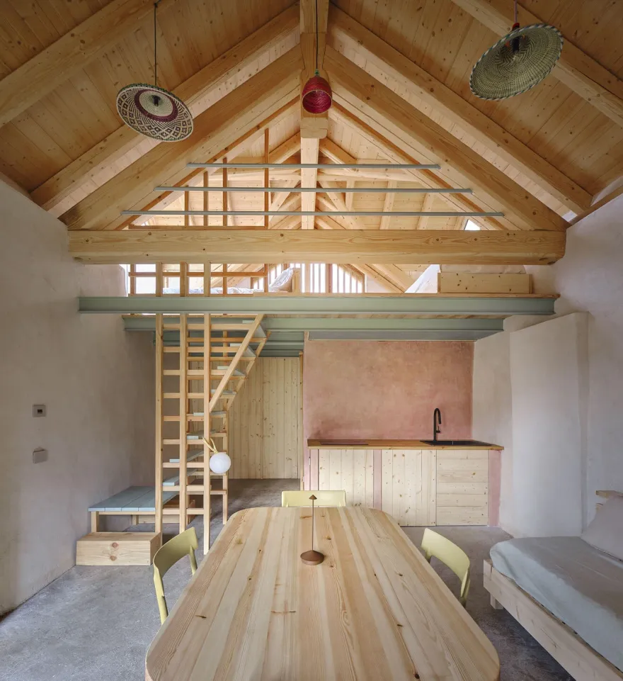 阁楼 以前的黑麦谷仓丨Studio Officina82-11