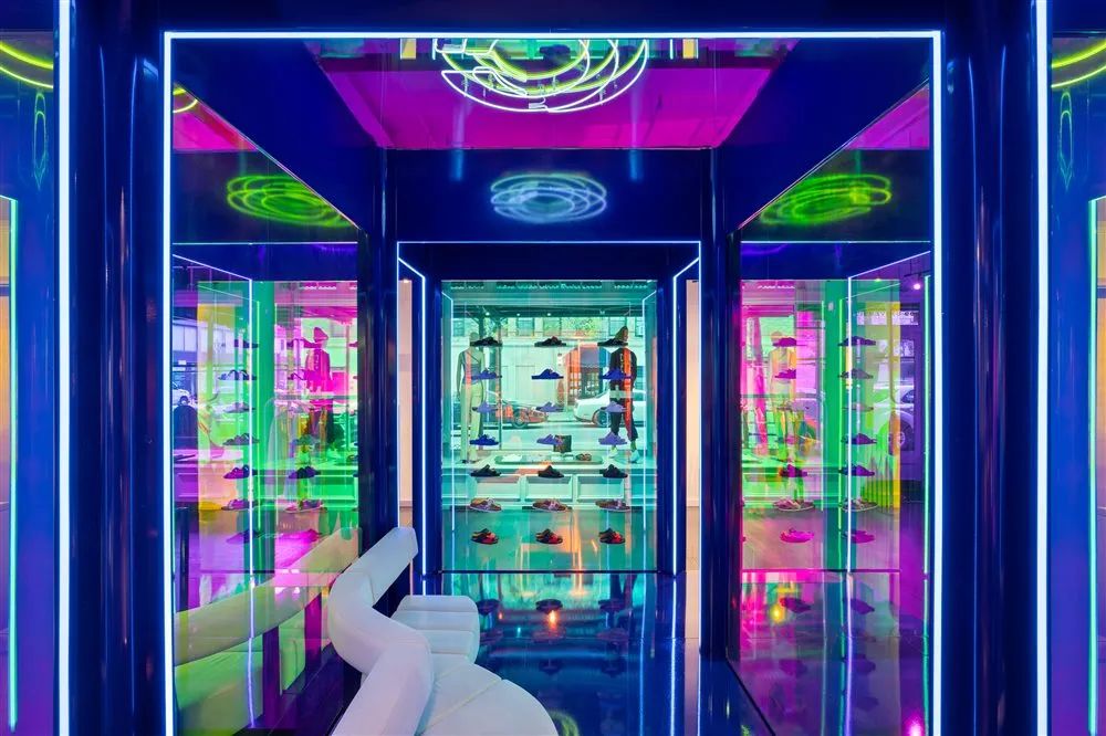 加拿大 Concepts 最新鞋店设计丨Sid Lee Architecture-8