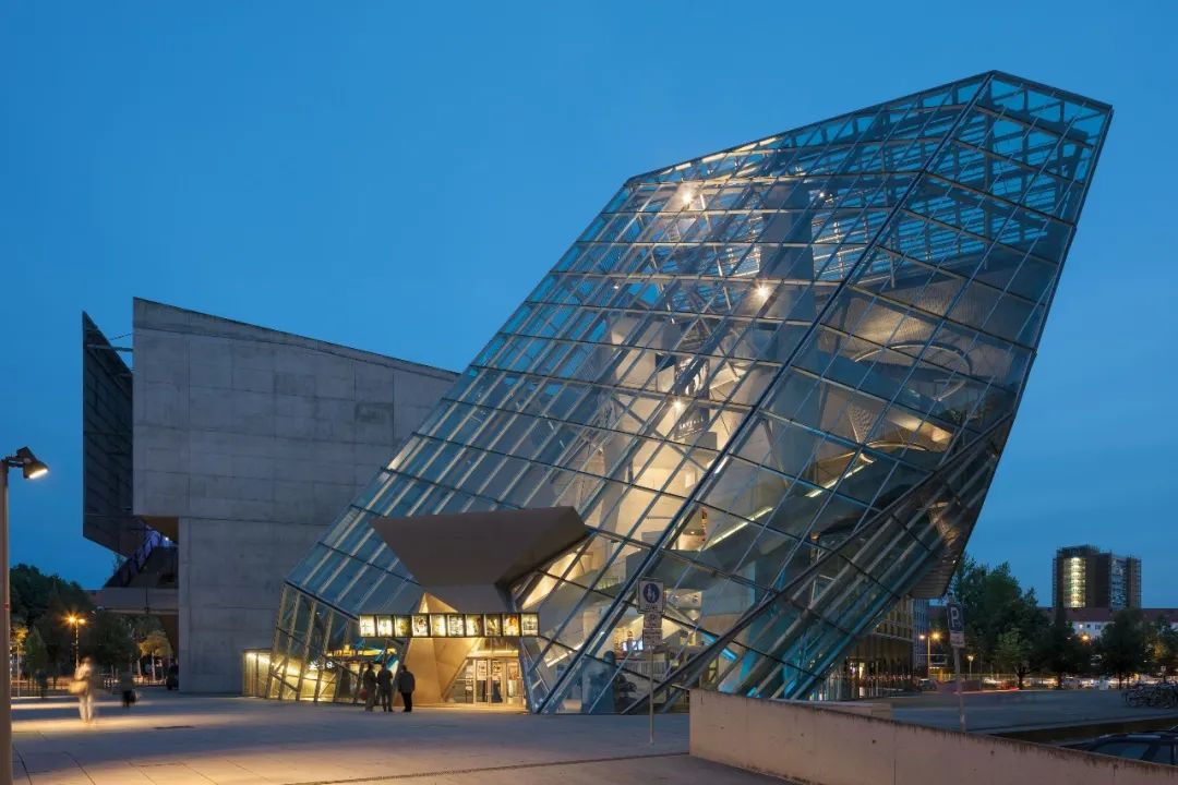 德累斯顿 UFA 电影中心丨德国德累斯顿丨蓝天组-0