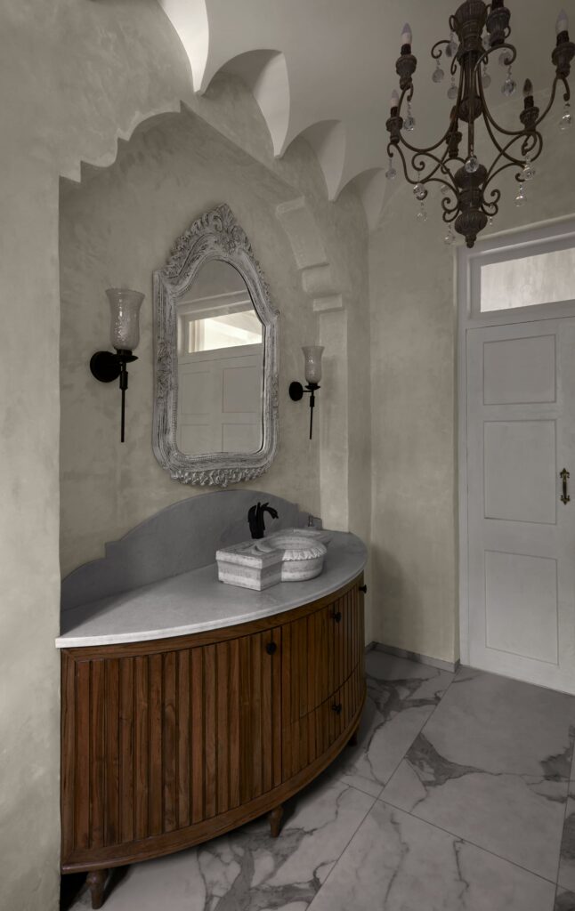 鸡蛋花庄园

注：Frangipani常见指鸡蛋花 ，Estate有庄园、地产等意思，结合语境这里翻译为鸡蛋花庄园较为合适 丨FADD Studio-30