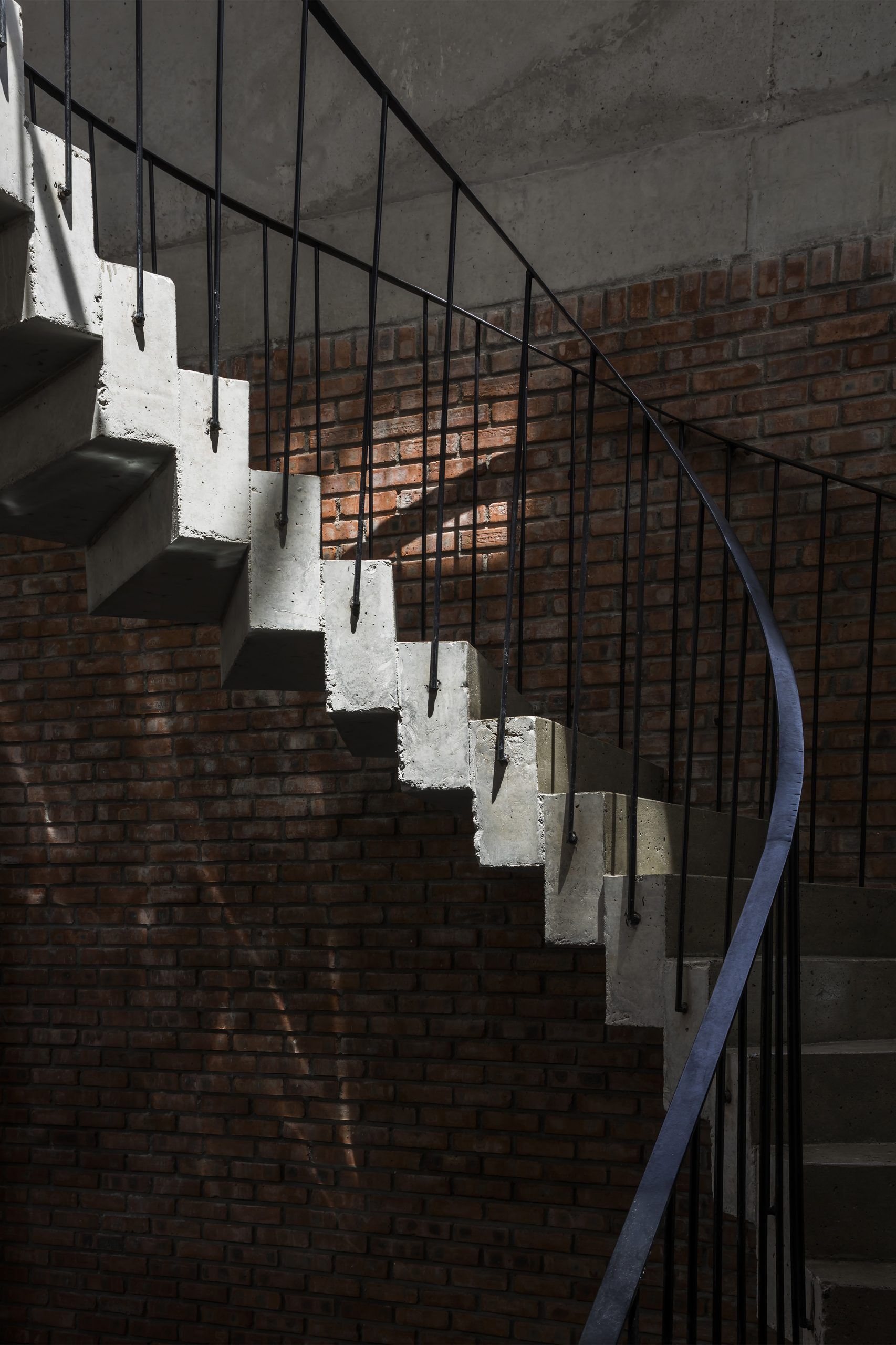 越南海滨四层混凝土住宅-46