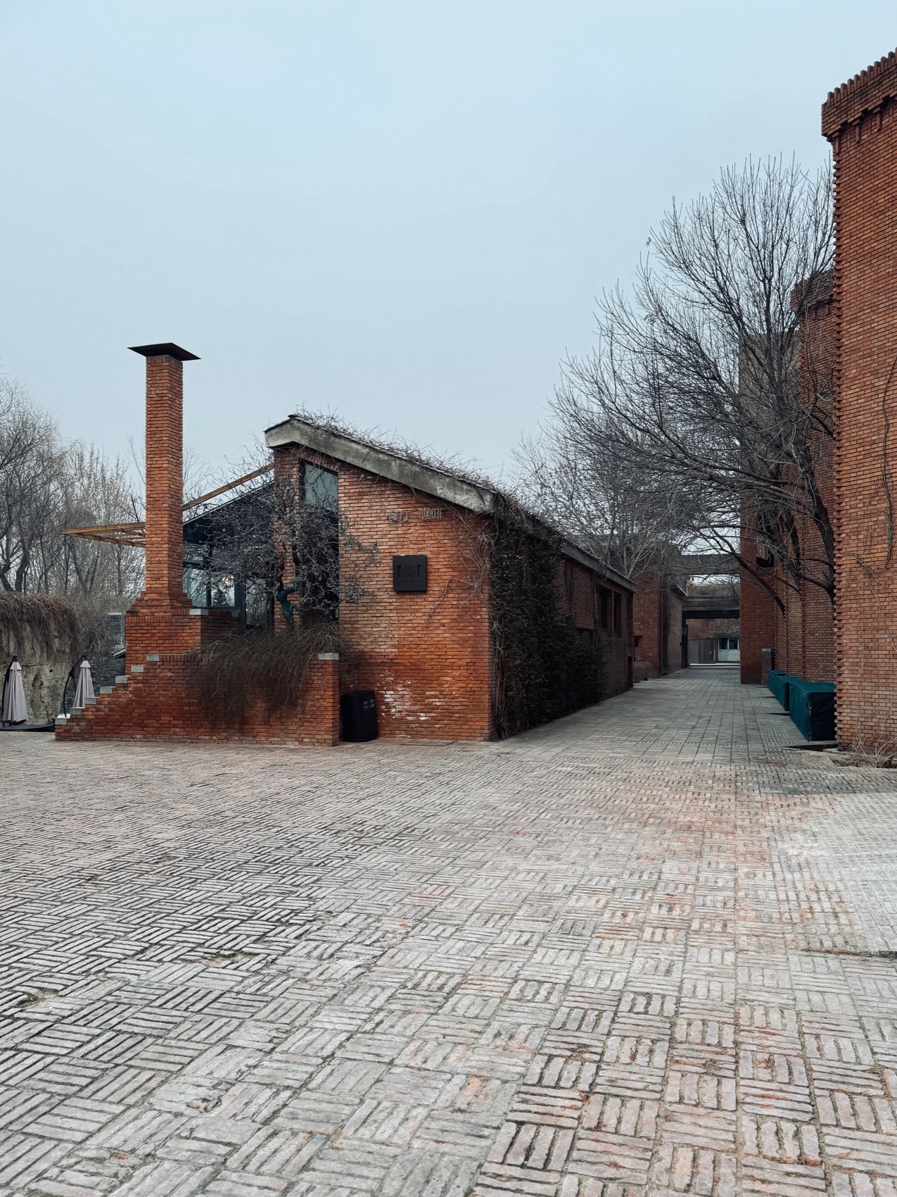 红砖美术馆手机摄影作品，北京 / Kun-77