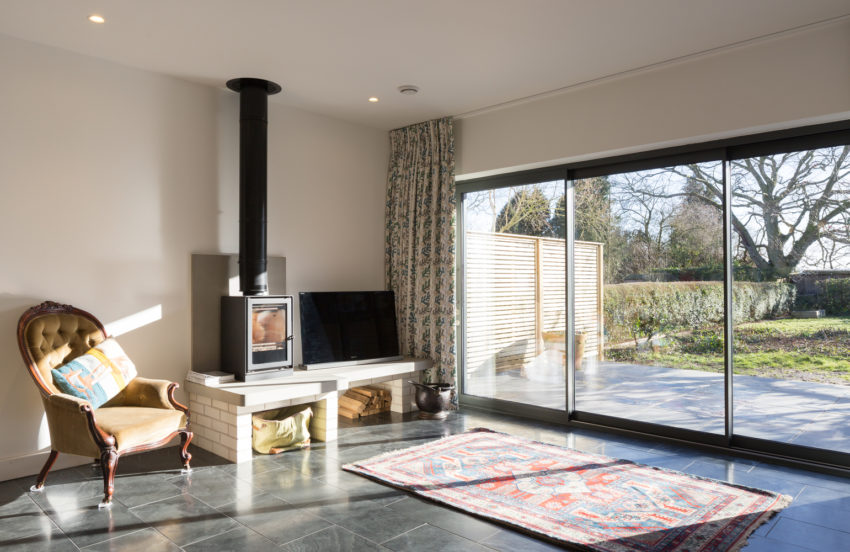 Mole Architects turn old, Edwardian British garage into contemporary, energy efficient dwelling called Fijal House 鼹鼠建筑师变老，爱德华时代的英国车库变成了当代的节能住宅，叫做菲贾尔住宅(FijalHouse)。-5