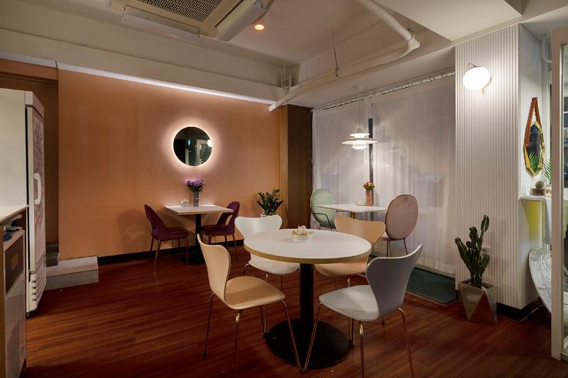 现代简约风餐厅，点睛之笔的 14 平米空间设计-7