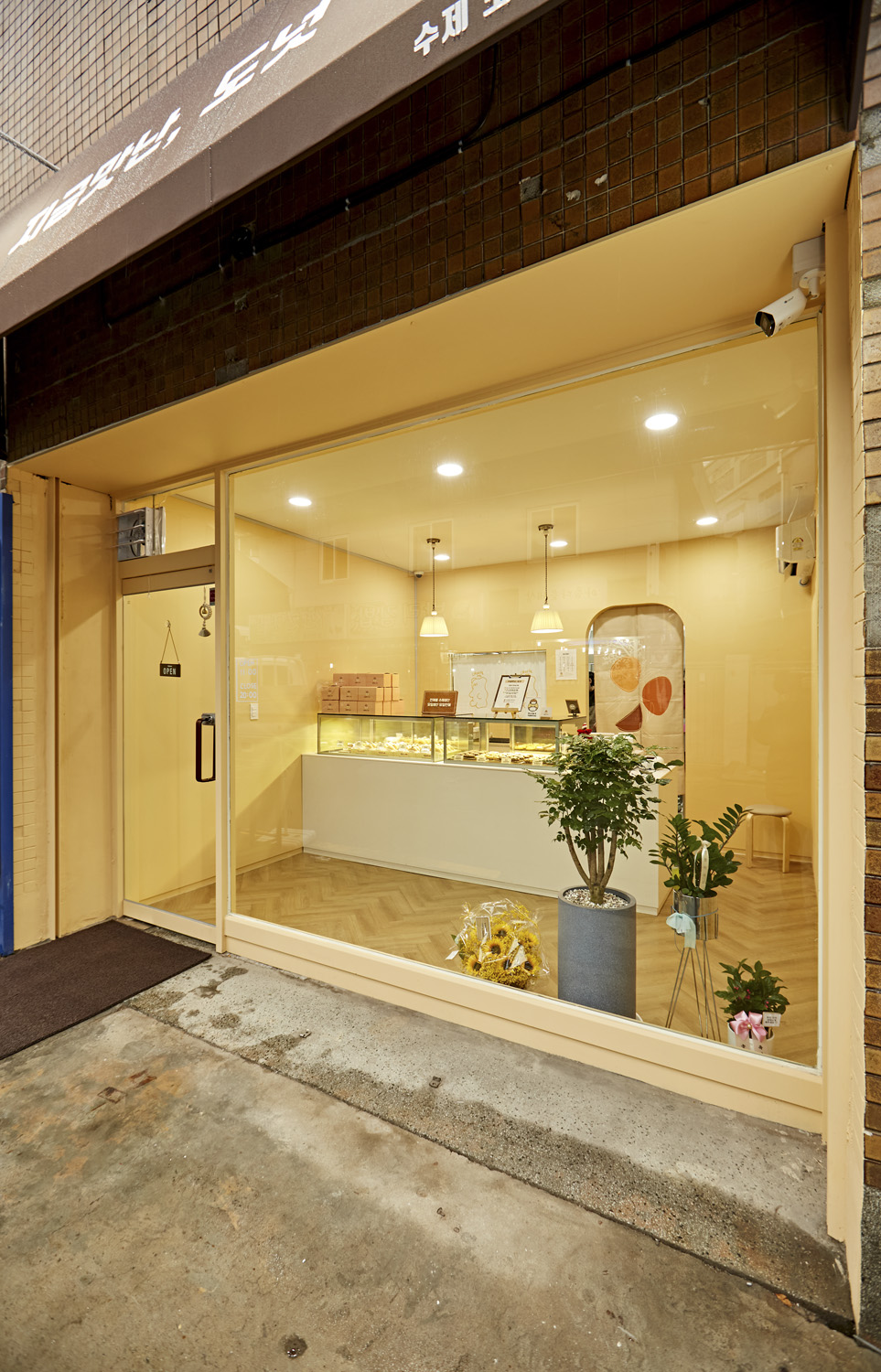 温馨舒适！贝克顿 10 平米甜点专卖店，感受家的氛围-14