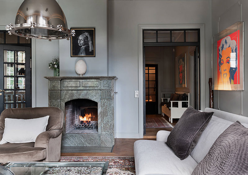 瑞典神秘庄园 | 暗色调的惊艳空间-4