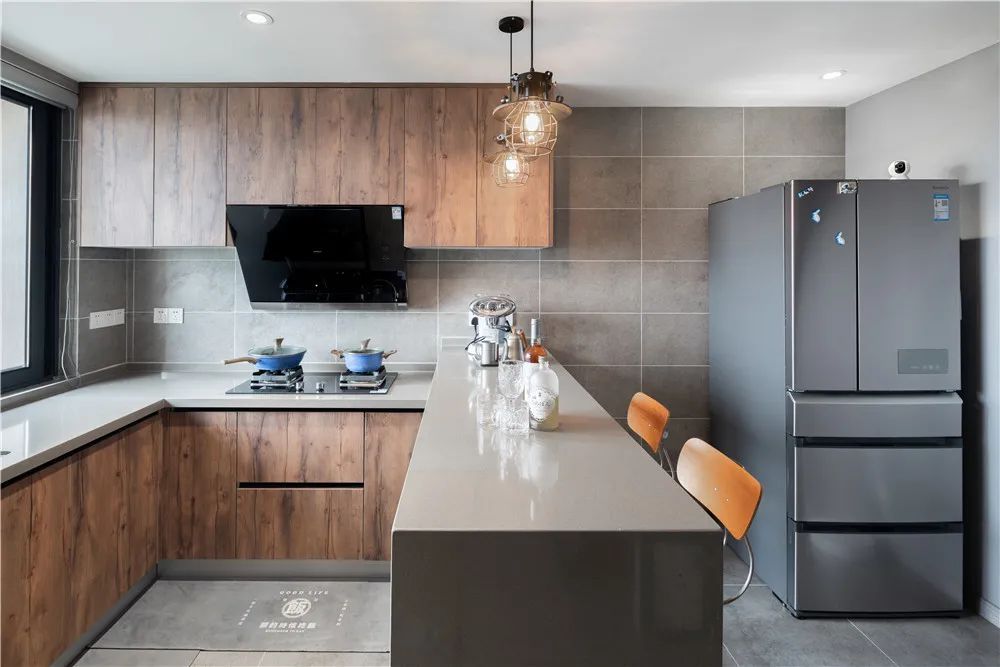 110㎡现代工业风之家，喵星人与主人的舒适小天地-21