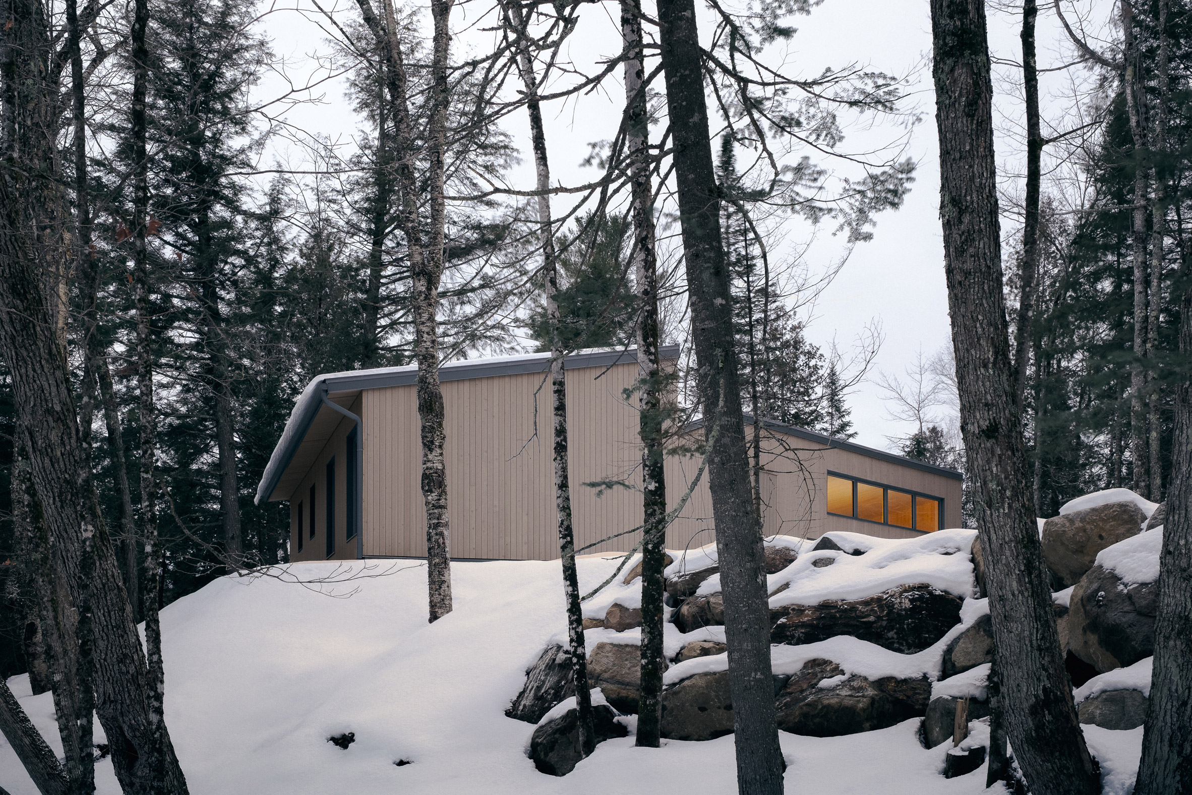 失落湖之屋丨加拿大魁北克丨Ravi Handa Architect-3