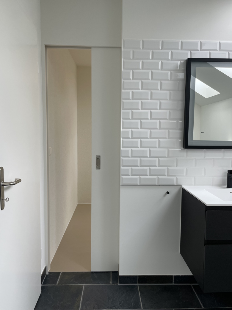 SST Architekten GmbH丨Sanierung Innenbereich Wohnung im Stockwerkeigentum- / Einbau zwei Dachflächenfenster丨瑞士-4