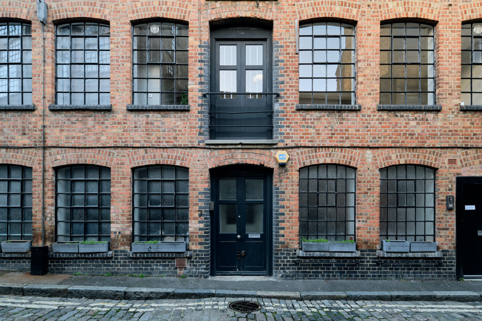 Classic live/work Shoreditch loft lists for £1.35m-5