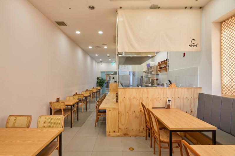 19 平韩式料理店，极简设计打造温馨空间-4