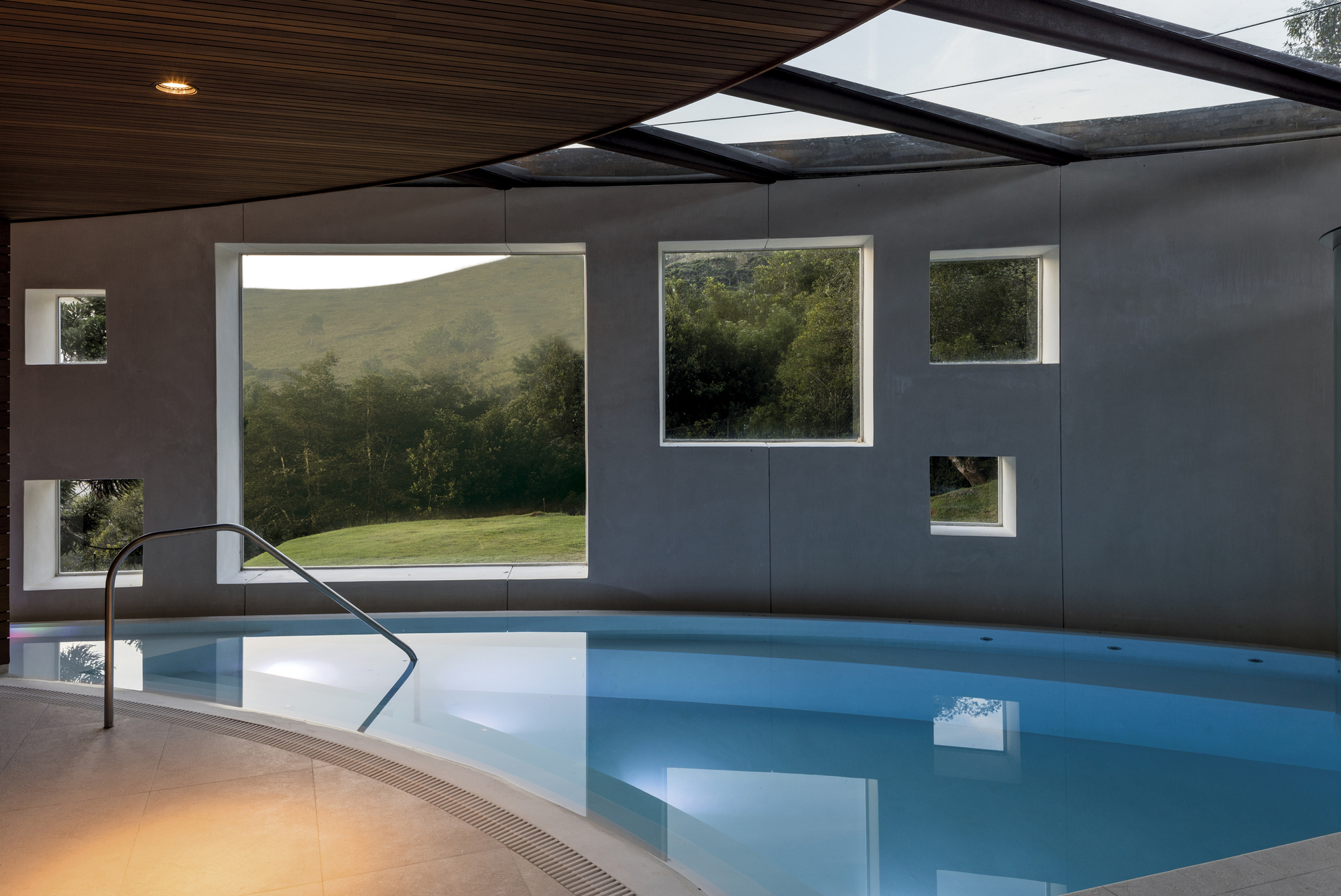 融合自然的山间别墅-11