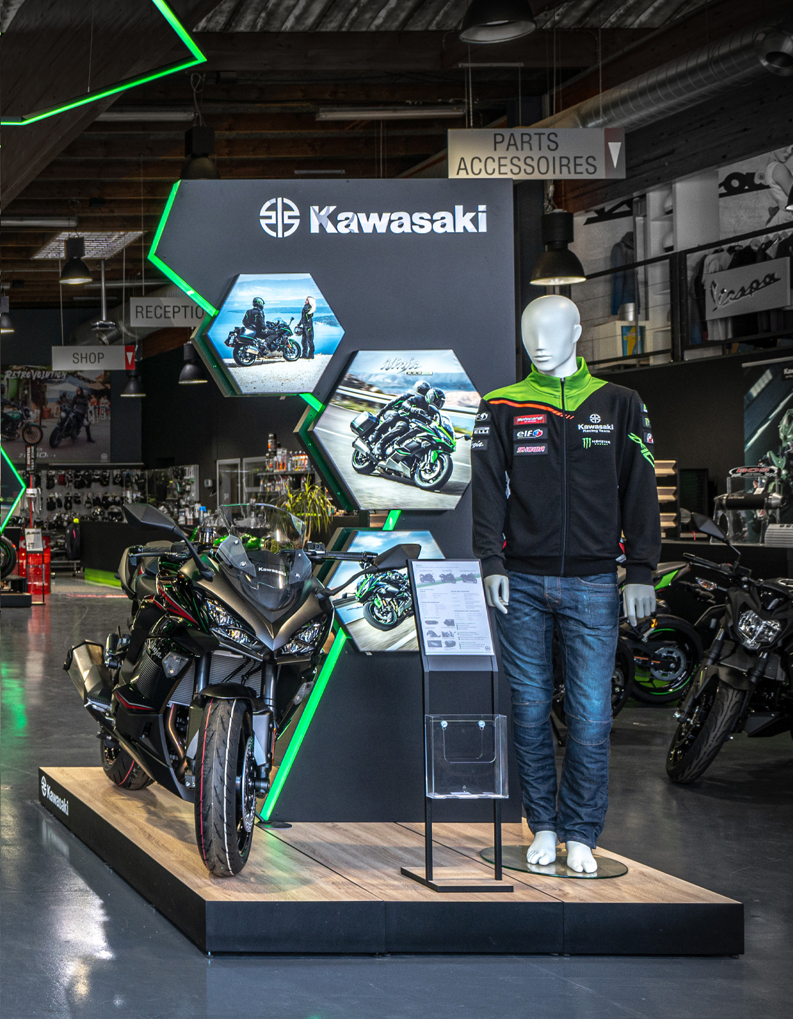 Kawasaki Motors 新零售形象店丨Impact-12