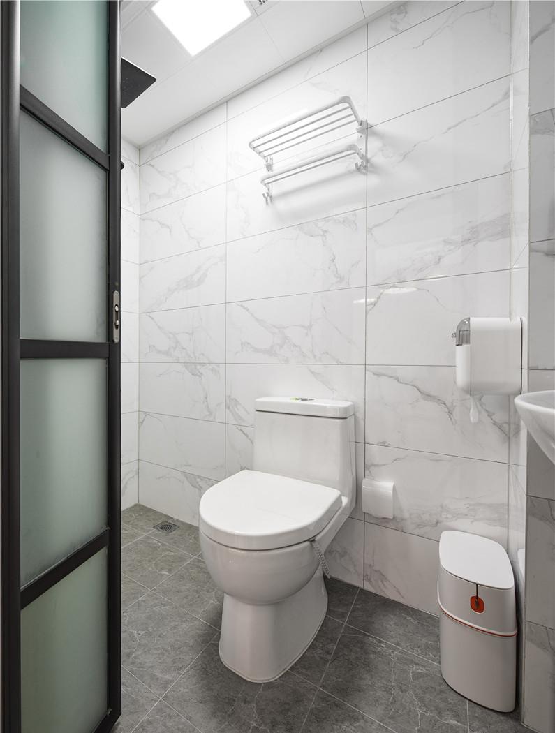 70㎡北欧风小户型极限改造,实用收纳与自然光线完美融合-46