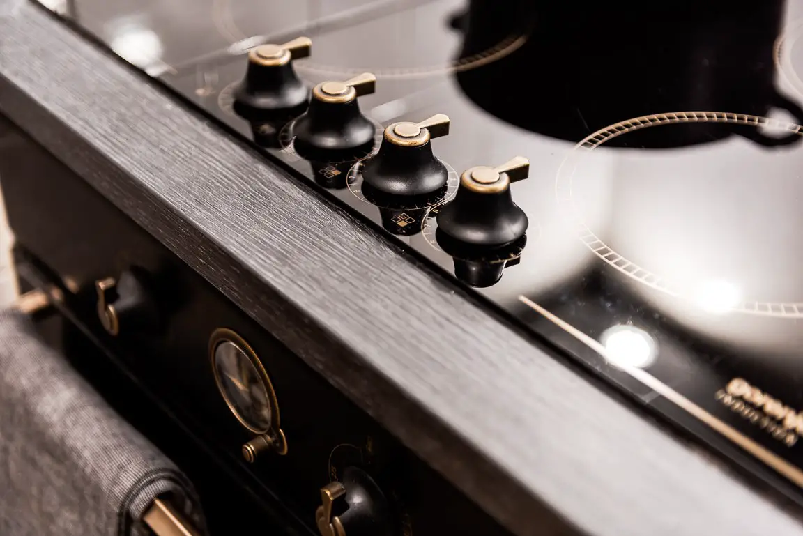 黑白世纪工作室 | 小空间，大个性-10