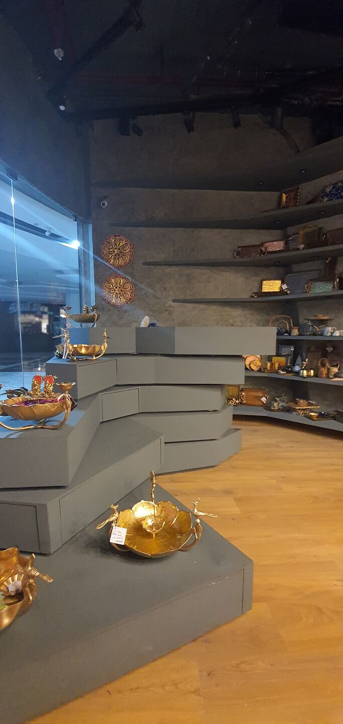 IC04 · 深灰洞穴中的珍宝展示-16