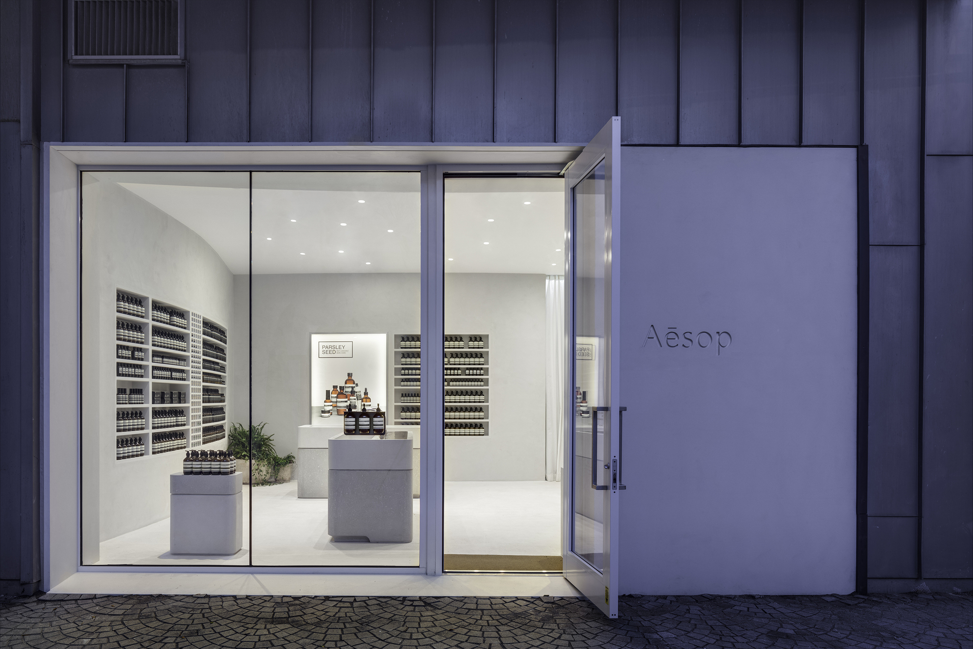 温润之境 | Aesop Miami 店现代设计解读-16