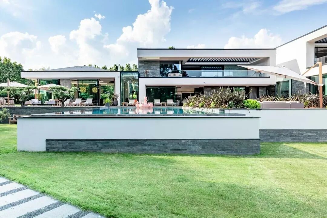 终极奢雅别墅（UltimaGrandVilla）-瑞士日内瓦米斯的现代奢宅-12