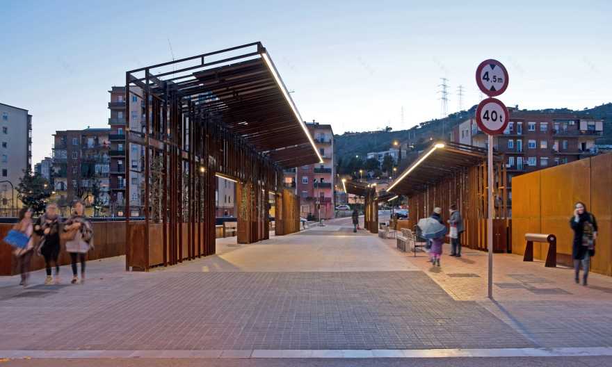 巴塞罗那“新旧三位一体”社区空间-10