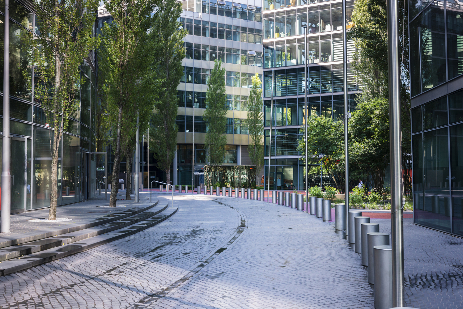 Nike Experience Hub - Potsdamer Platz | 融入环境的多功能运动空间-18