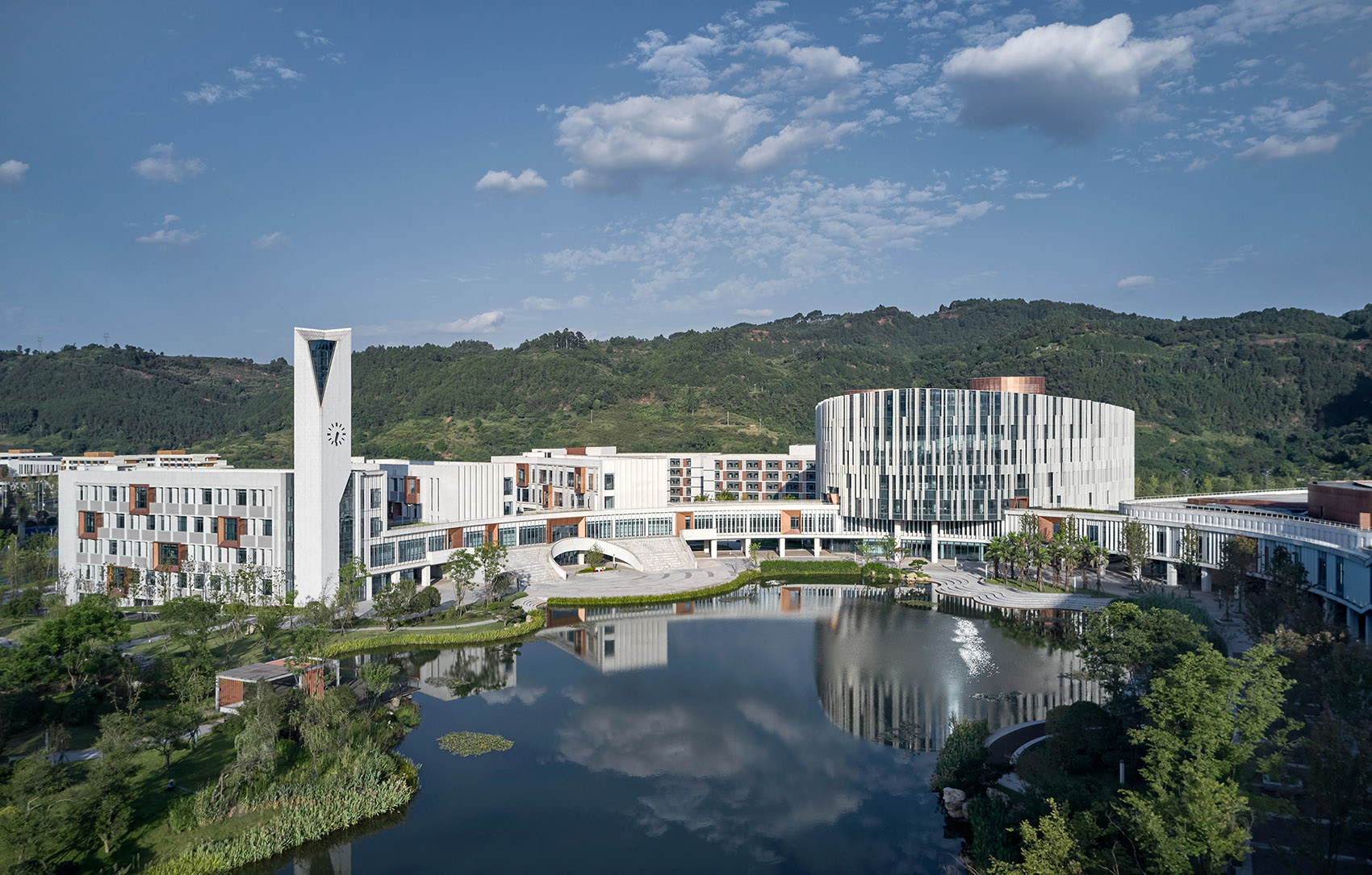 四川外国语大学成都学院宜宾校区丨中国宜宾丨同济大学建筑设计研究院(集团)有限公司-30