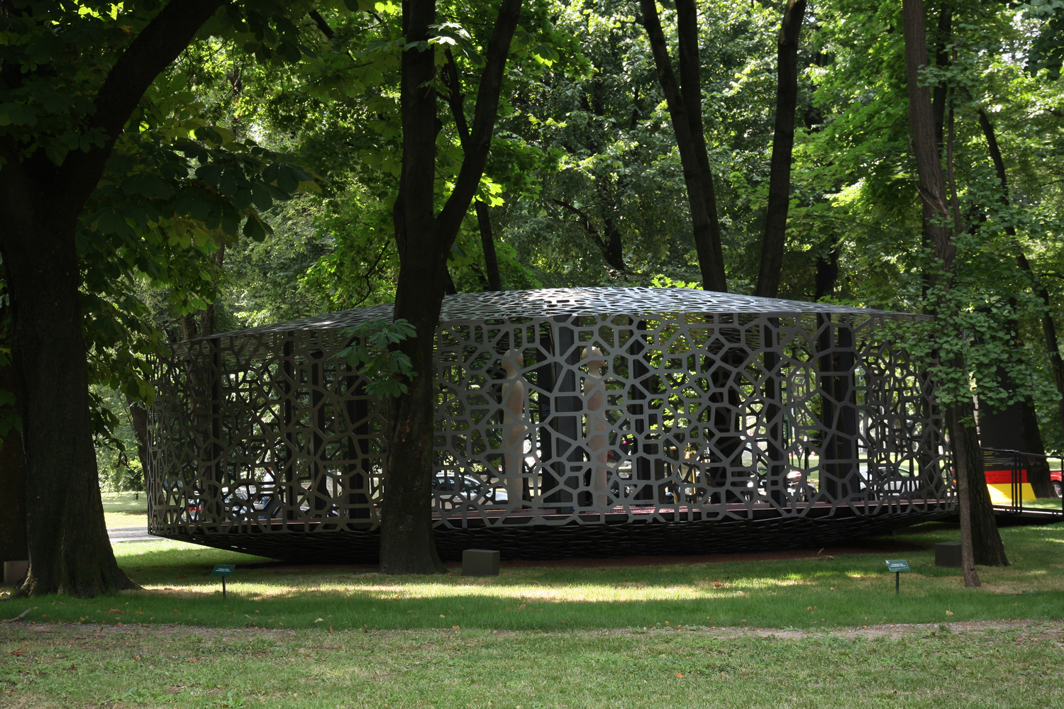 米兰 21 世纪三人展 | 后乌莫科斯坦特-23