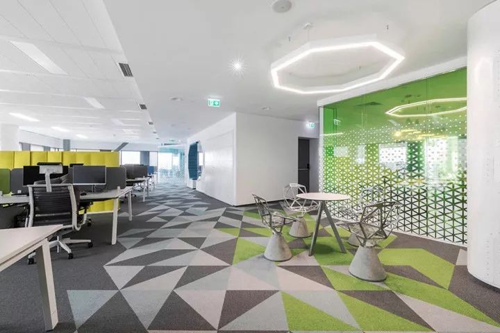 科幻未来主义元素融入的 Thales 泰雷兹办公室设计-46