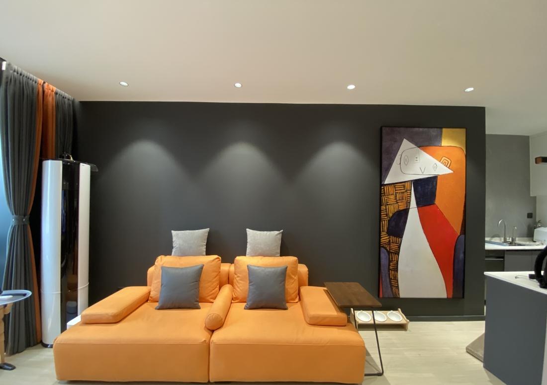 90 平米现代简约风家居设计，温馨舒适与实用并存-12