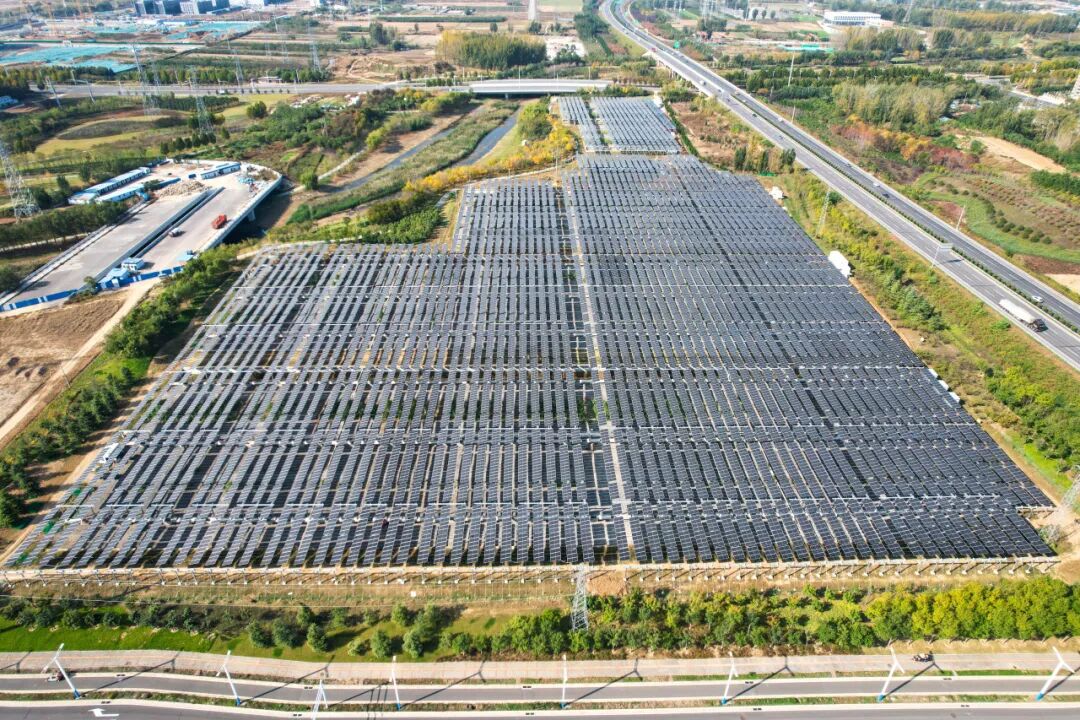 光伏+生态！中建一局承建的郑州航空港区梅河湿地光伏电站率先并网发电-11