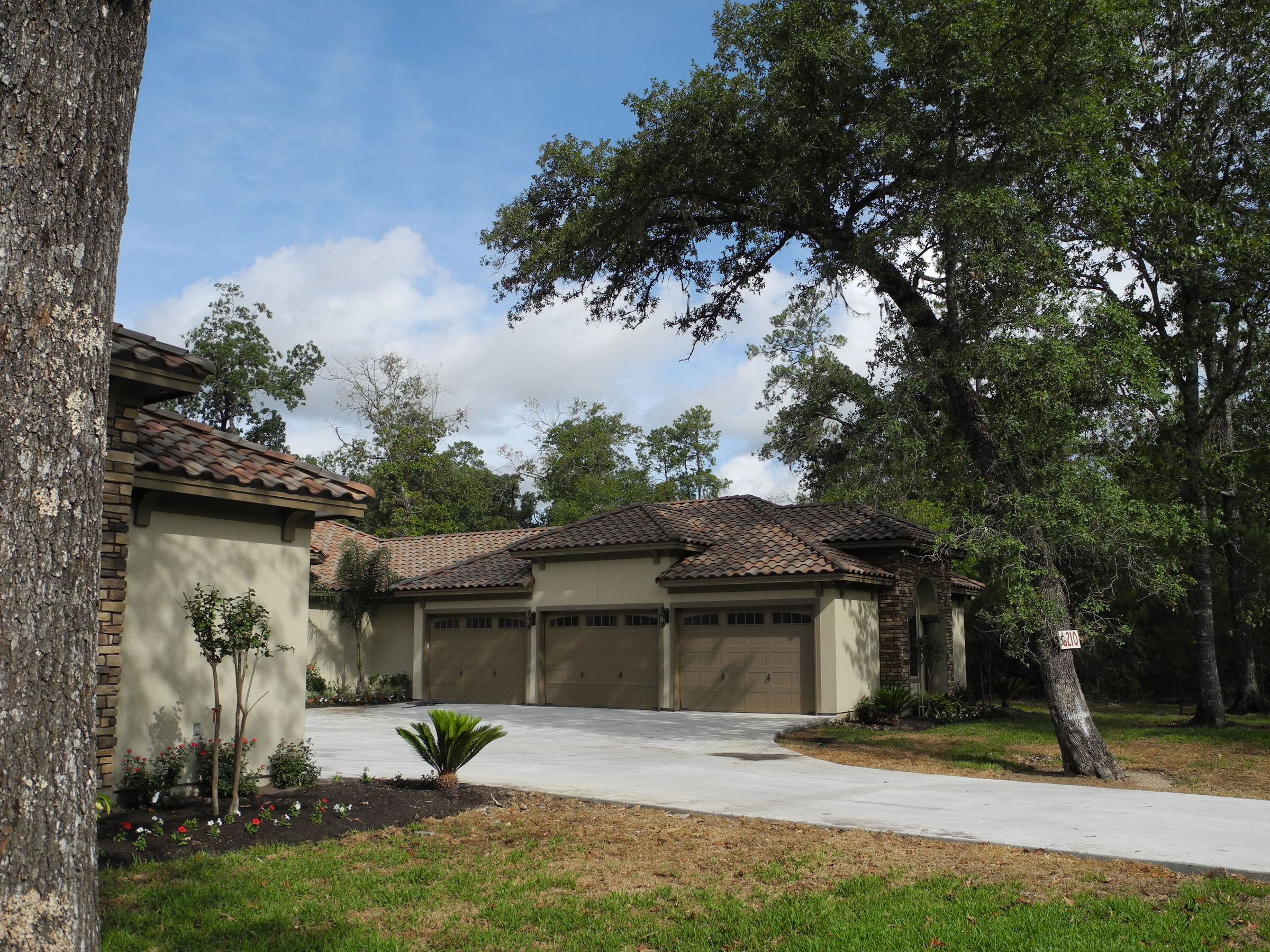 德州 Spring 市一栋完美融合自然的私人住宅设计-11