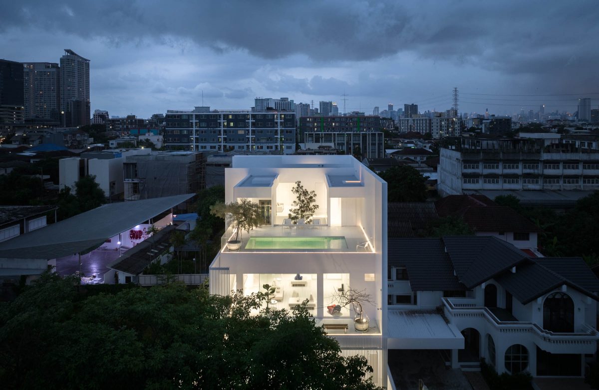 บ้านสีขาว โฮมสตูดิโอที่ผสานพื้นที่อยู่อาศัยในบ้านหลากฟังก์ชัน-28