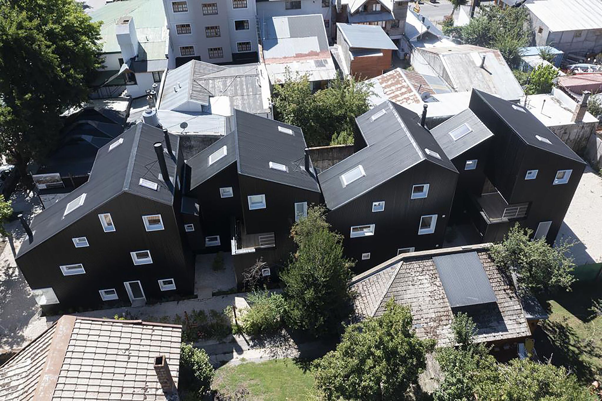 Domesticated Mountain Housing Complex / Estudio Botteri-Connell-13