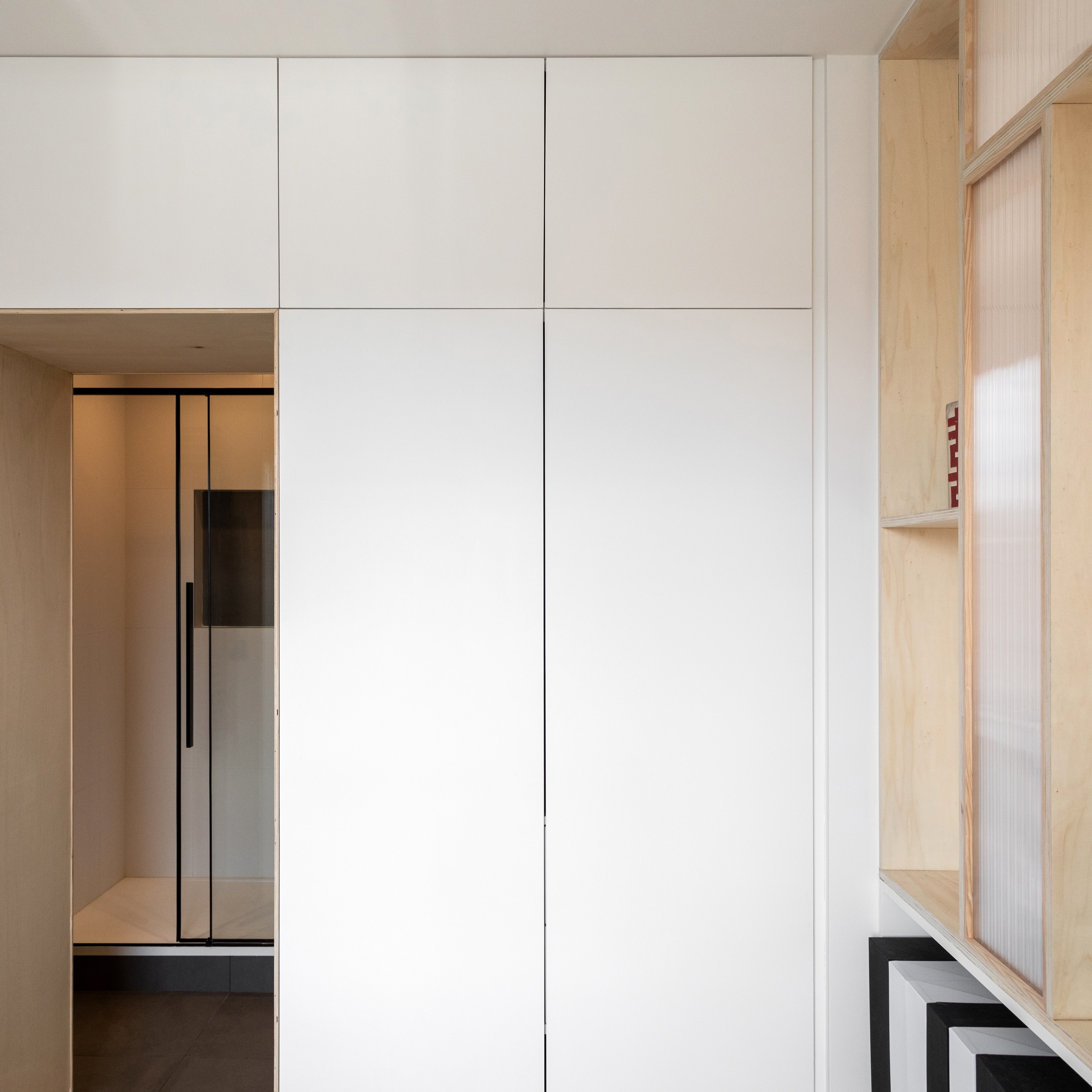 巧妙设计 40 平米小空间,实现舒适四人居住环境-0