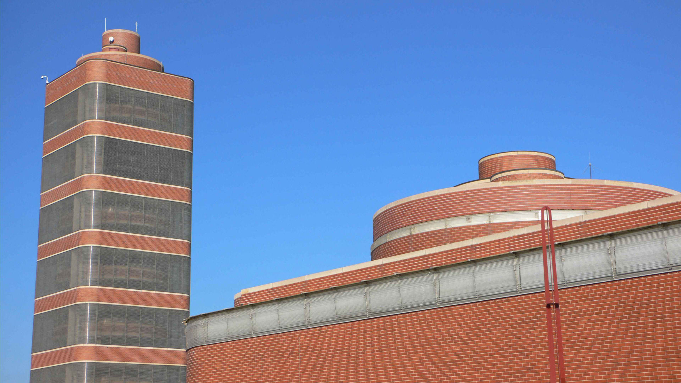 Frank Lloyd Wright designed the Johnson Wax offices like a forest open to the sky-4