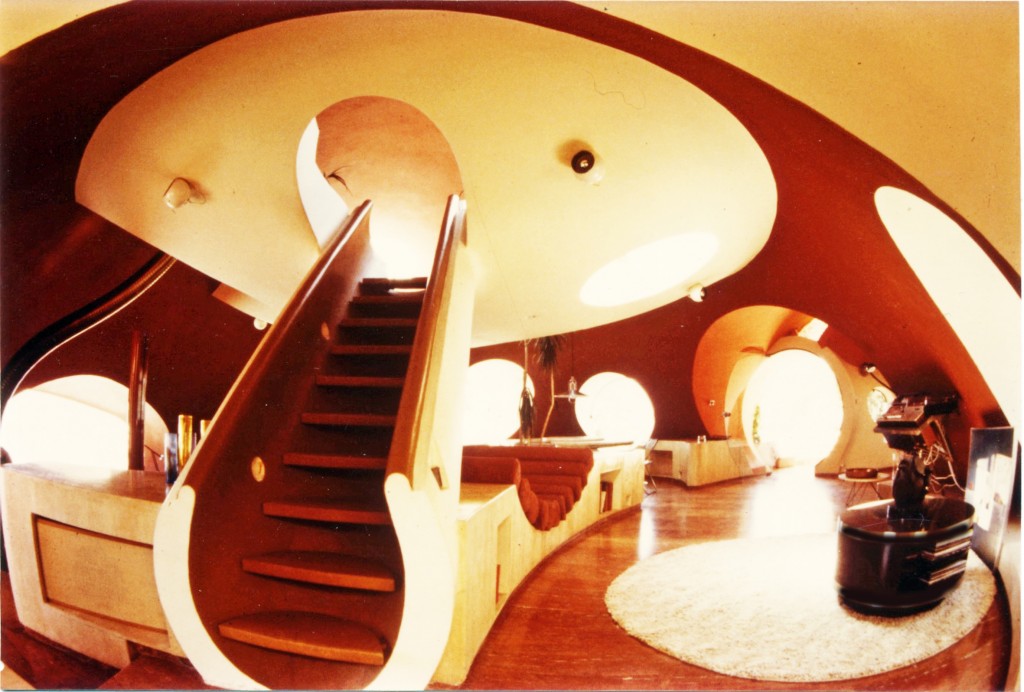 未明确提及（文本主要围绕曲线建筑及泡泡屋等相关阐述）丨Antti Lovag等-14