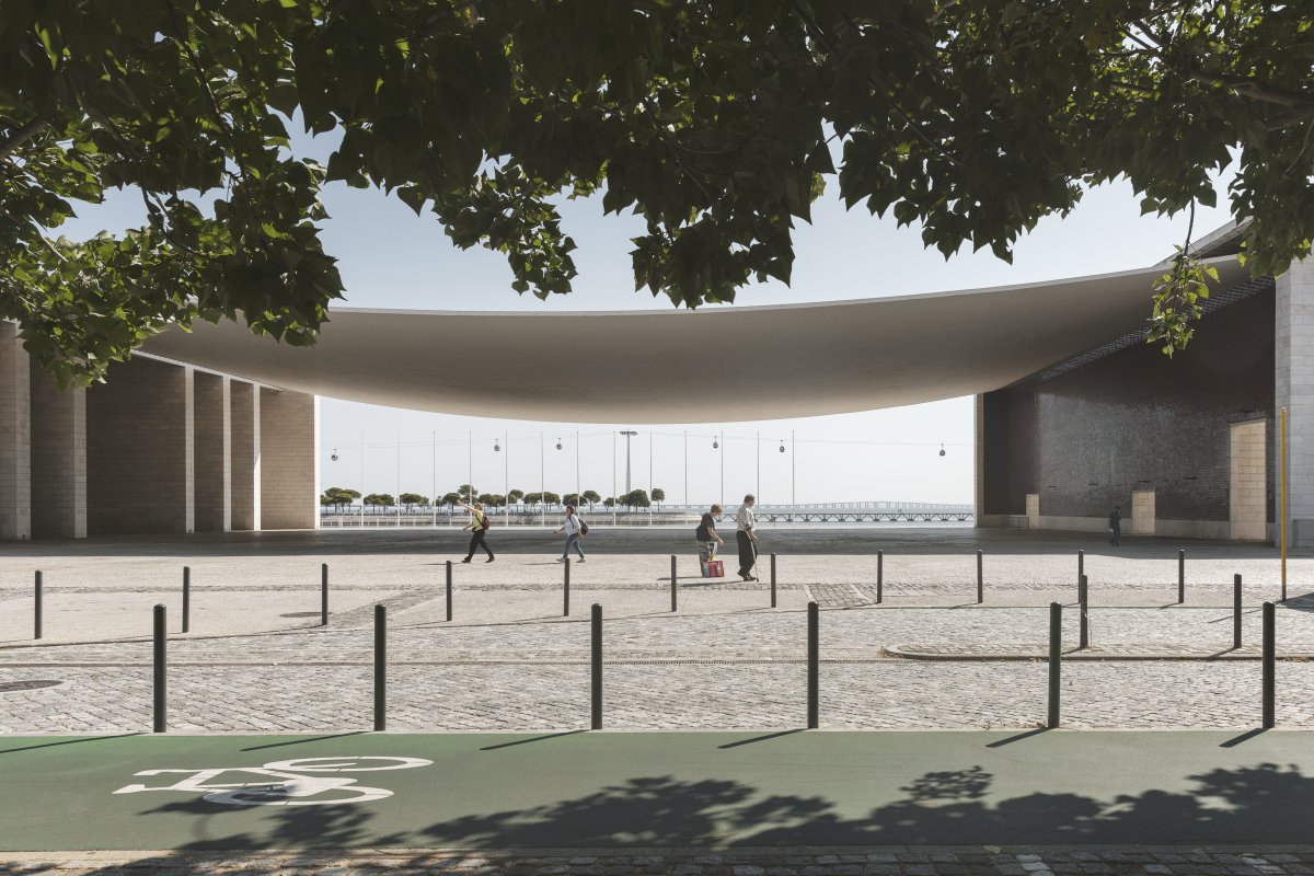 葡萄牙国家馆 | Siza 的混凝土屋顶奇迹-9
