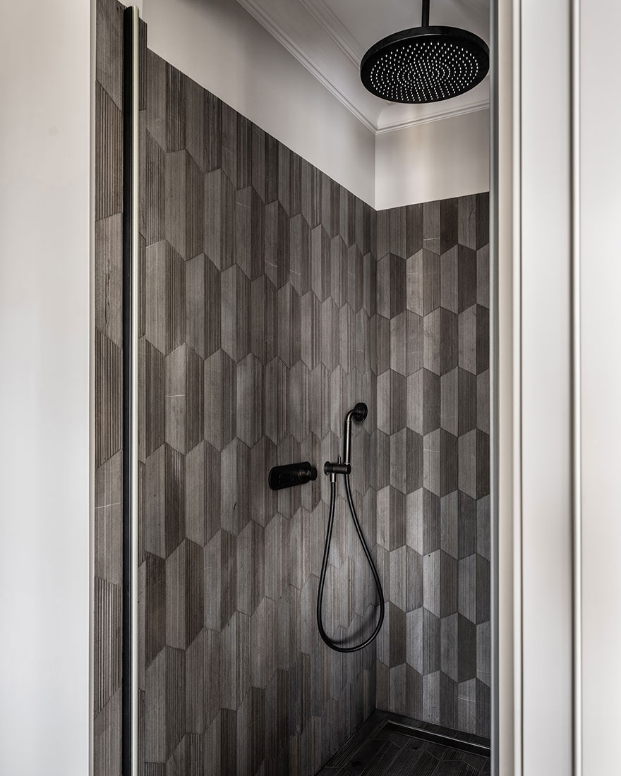 莫斯科时尚公寓 | 中性色调与柔和对比的完美结合-17