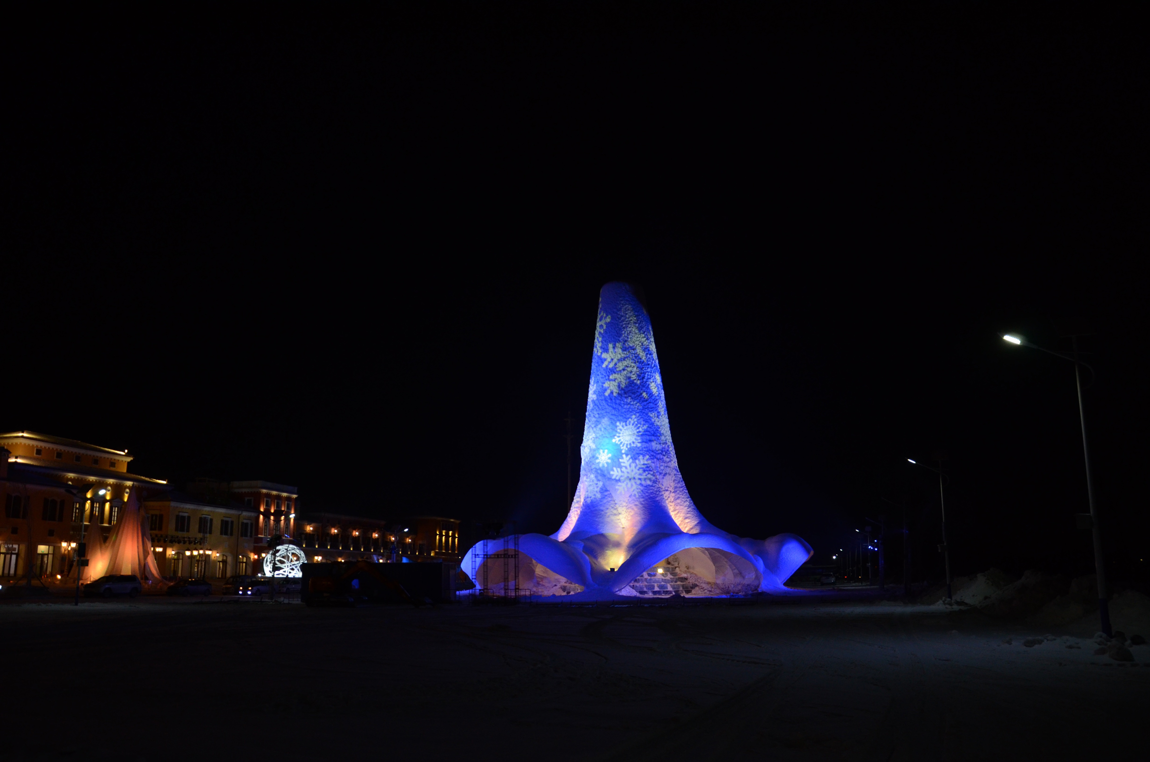 World's tallest ice tower built with the shape of a flamenco dress-18
