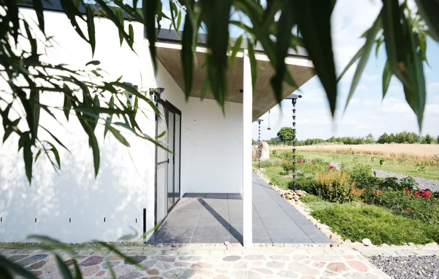 波兰湖畔别墅,四季美景尽收眼底-12