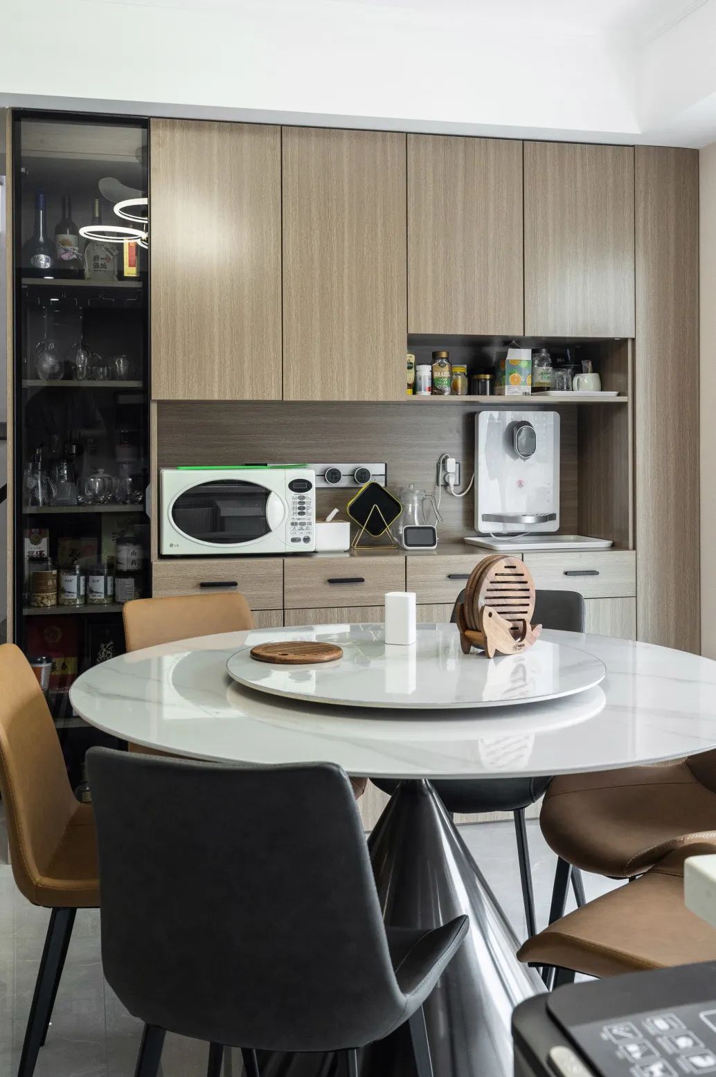 明发滨江新城 · 现代简约的无边界空间丨铭望装饰-0