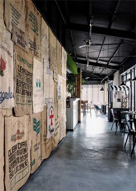 台中 Gatto Bianc 咖啡馆 | 法式复古怀旧风的设计演绎-20