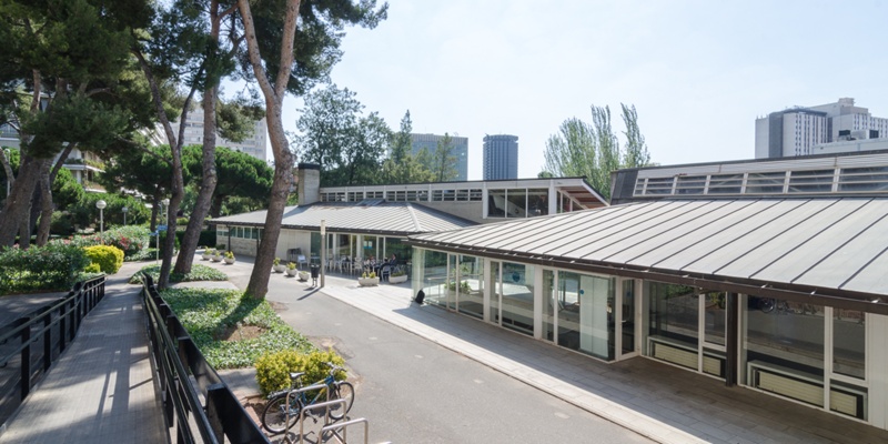 巴塞罗那大学法学院礼堂及酒吧丨西班牙巴塞罗那-5