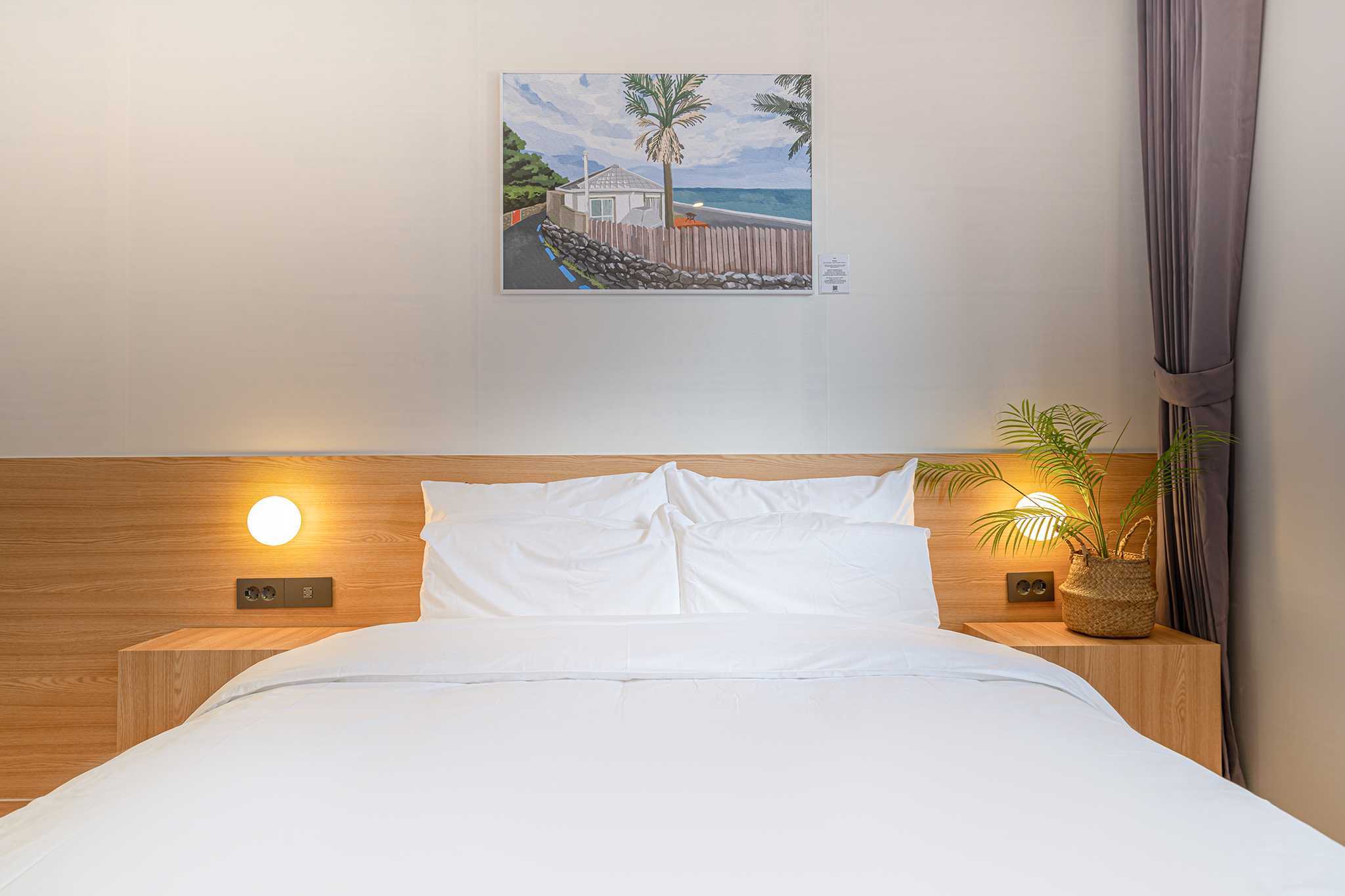 白色与木质，打造 21 间客房的极简酒店-17