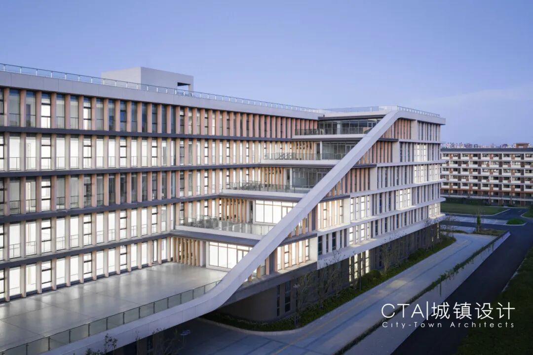 南京工业大学江浦校区三期工程建设项目（海外学院）丨中国南京丨南京城镇建筑设计咨询有限公司,南京长江都市建筑设计有限公司-24