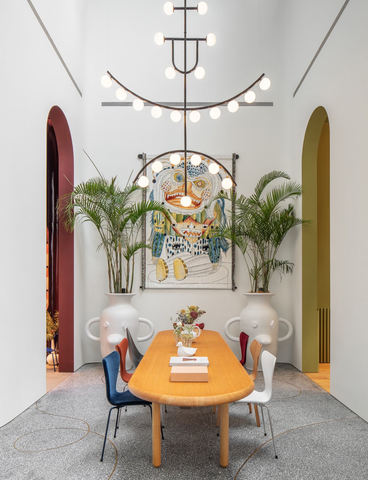 西安 Fritz Hansen 旗舰店,百年品牌融合古老建筑-21