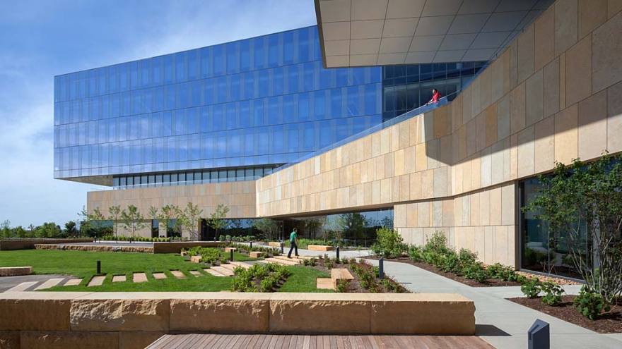 全球保险巨头 RGA 的现代办公空间-4